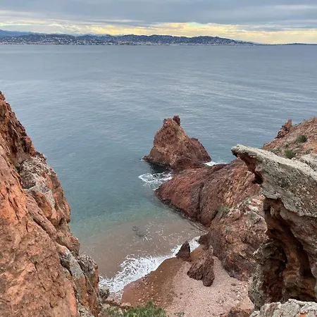 Entre Cannes Et Antibes